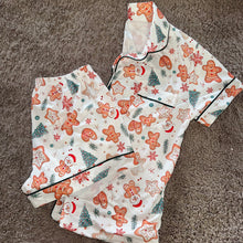 Cargar imagen en el visor de la galería, White Christmas Pj’s
